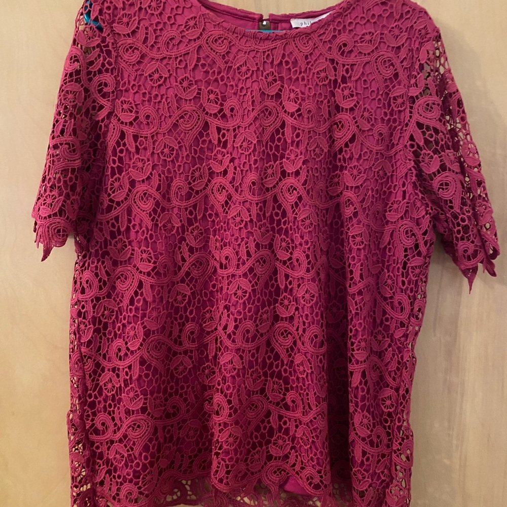 NWT - Philosophy Short Sleeve Lace Overlay, Size Large - Color Magenta